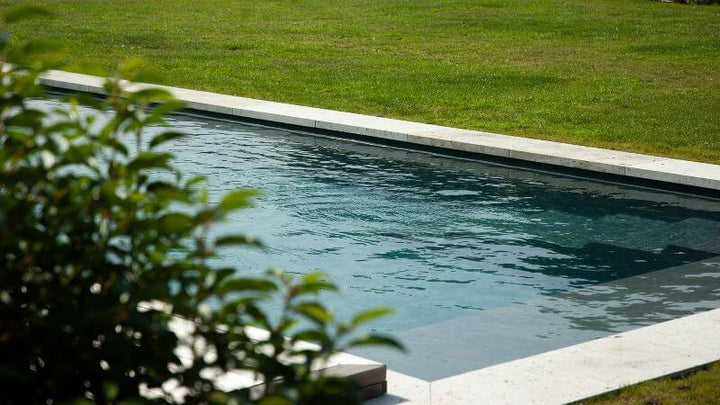 Travertino Noce / Randsteen overhangend, recht